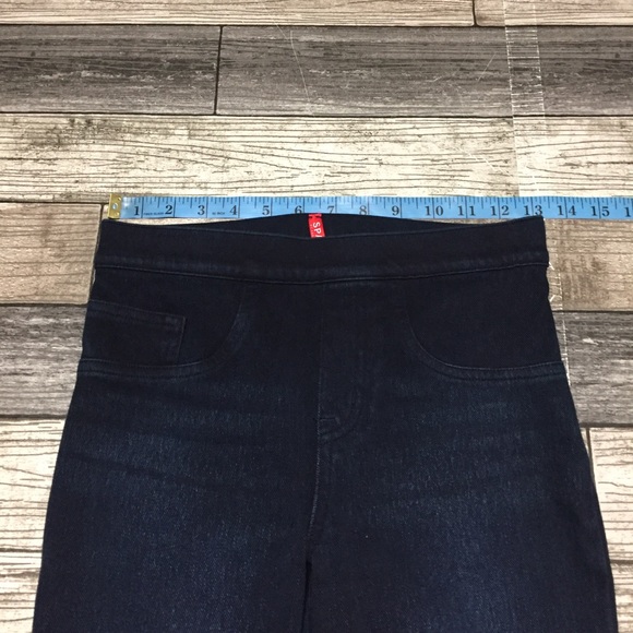 Spanx Pull On Jeans Women’s XS Dark Wash Blue Denim (Inseam 27) - Picture 4 of 9